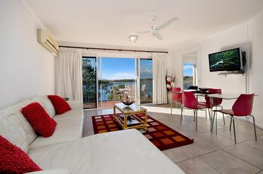 Maroochydore-Accommodation-Couples-Spa-Rooftop-5